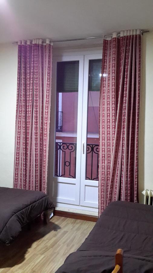Hostal Rio Parana Madrid Exteriör bild