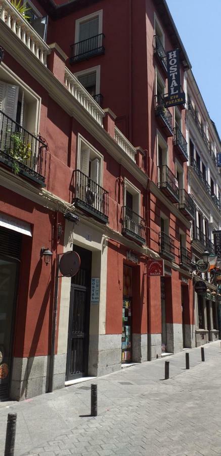 Hostal Rio Parana Madrid Exteriör bild