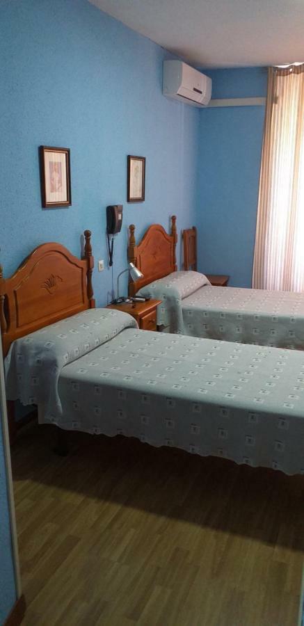 Hostal Rio Parana Madrid Exteriör bild