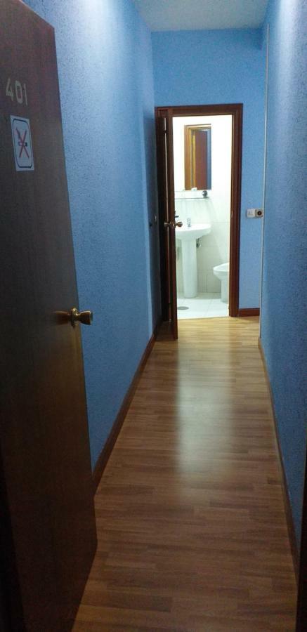 Hostal Rio Parana Madrid Exteriör bild
